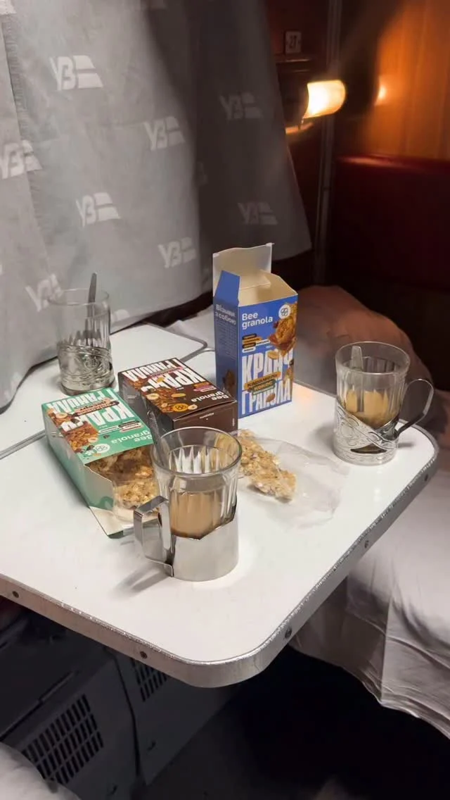 Це не спека - це максимальне насичення вітаміном D.😎Радіти сонцю й хрустіти кранчами - ось головне завдання на цей понеділок.Подвоюємо кранчі до кінця тижня:- карамель-кокос-  шоколад-  горіховий десерт📌76 грн