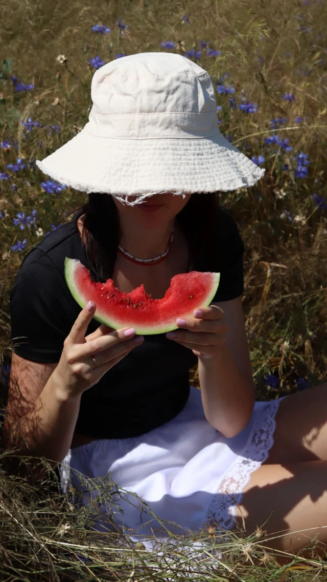 Bee Granola З любовʼю до літа. ☀️З любовʼю до Херсона.🍉вже з 16 липня 🥰