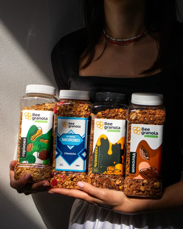 Перед тим як вийти на вулицю, з’їж гранолу з теплим молоком. Повір, тобі знадобиться енергія, як мінімум для того, щоб відкидати машину 
ТОП 4 смаки:

- горіхова 500г 
- згущене молко 500г 
- карамель 500г
- шоколад 500г 

Вартість сету  грн

 *про наявність промокоду повідомте менеджера заздалегідь
